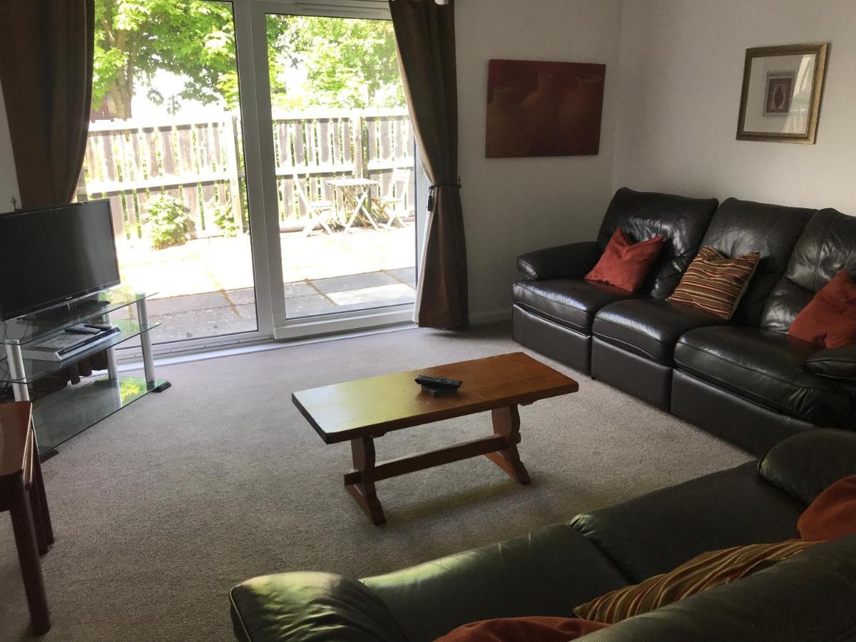The Number Eleven Apartment Kilmuir  Bagian luar foto