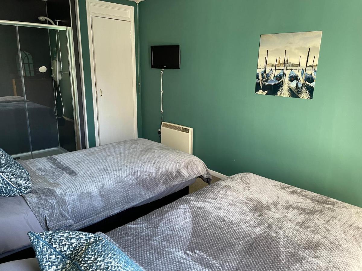 The Number Eleven Apartment Kilmuir  Bagian luar foto