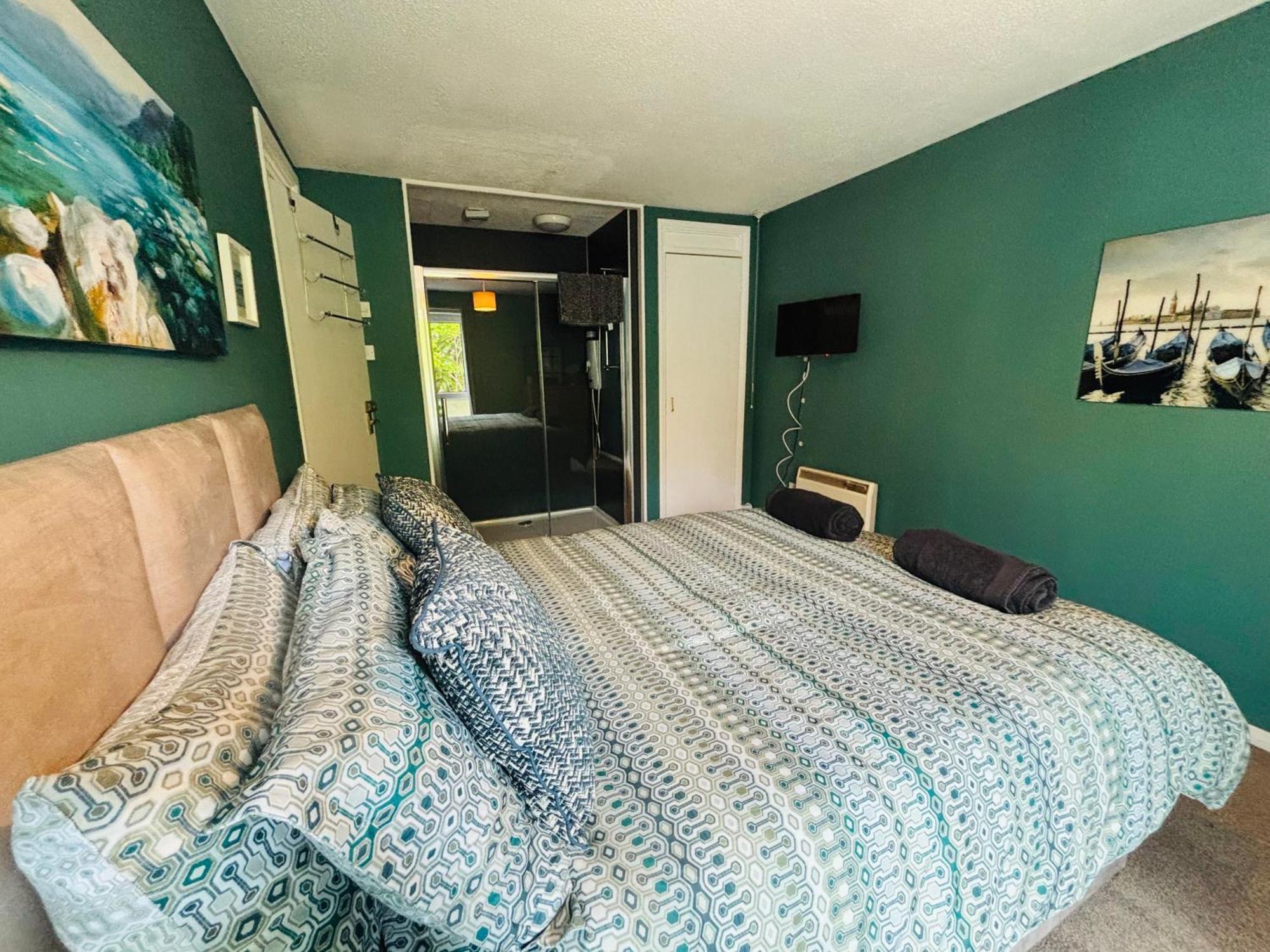 The Number Eleven Apartment Kilmuir  Bagian luar foto